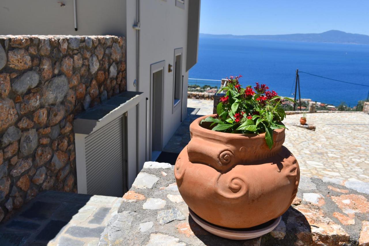 Bay View Guesthouses Kalamata Exteriör bild