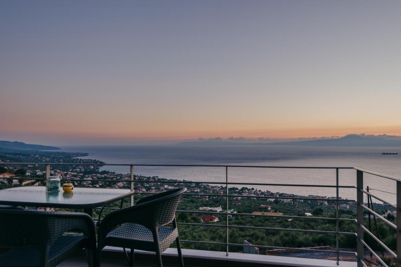 Bay View Guesthouses Kalamata Exteriör bild