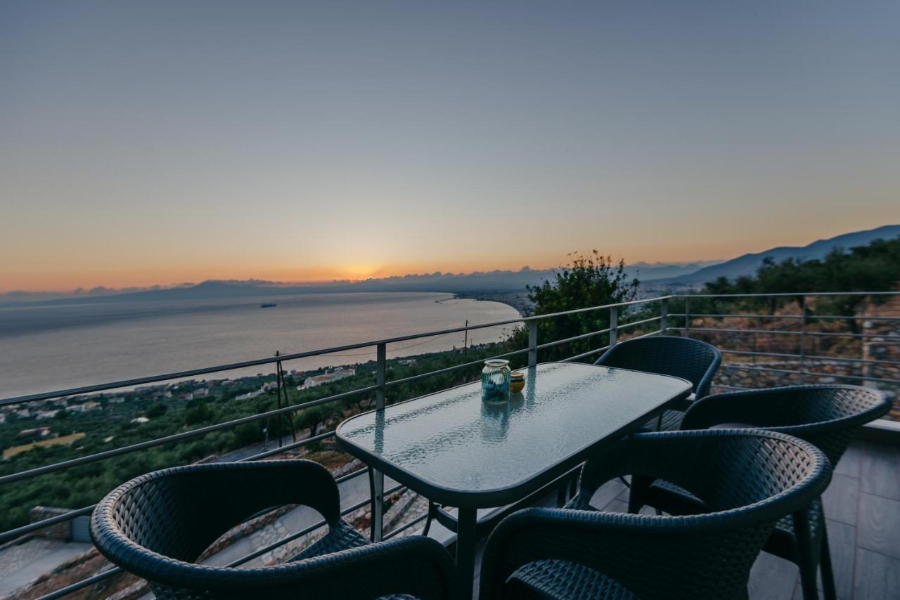 Bay View Guesthouses Kalamata Exteriör bild