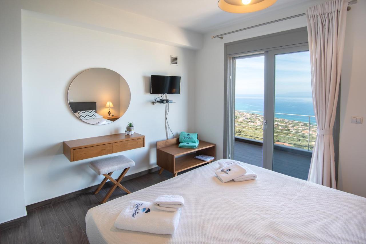 Bay View Guesthouses Kalamata Exteriör bild